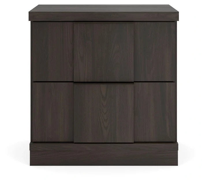 Shaehartin Nightstand