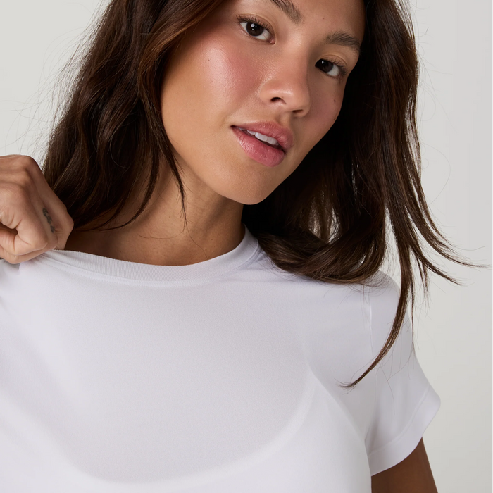 Vuori Energy Classic Tee (Women) - White Apparel - Top - ShortSleeve - The Heel Shoe Fitters