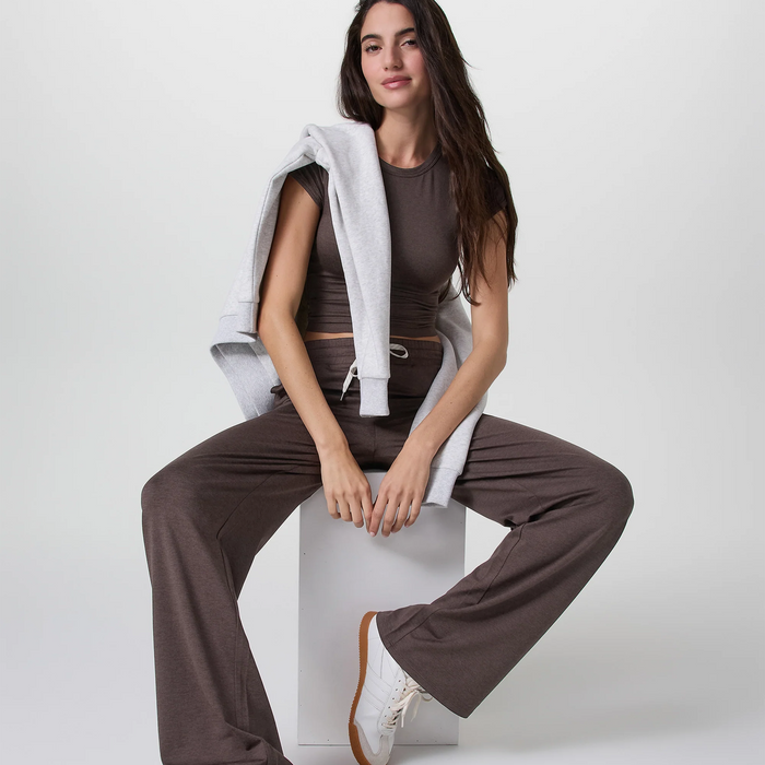 Vuori Halo Essential Short Wideleg Pant (Women) - Java Heather Apparel - Bottom - Pant - The Heel Shoe Fitters