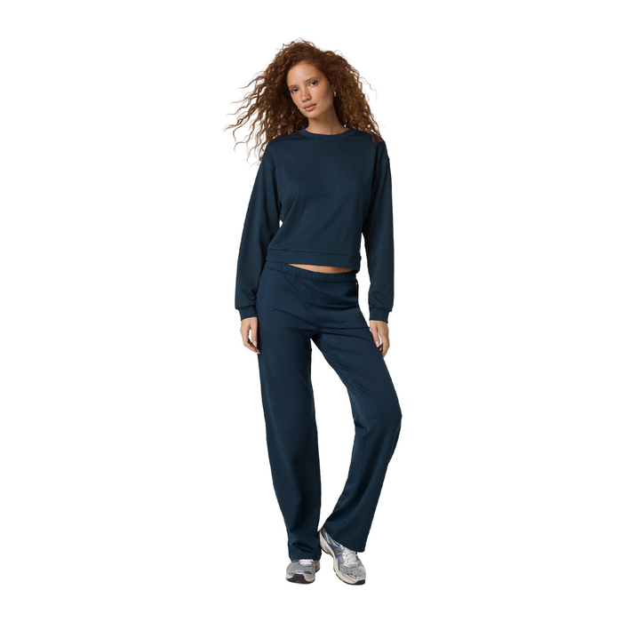 Vuori Halo Modern Crew (Women) - Blue Coast Heather Apparel - Top - Sweatshirt - The Heel Shoe Fitters