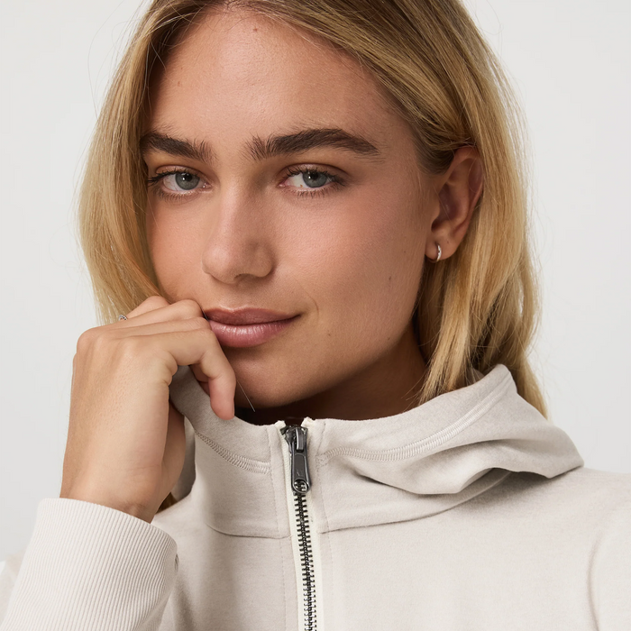 Vuori Halo Modern Full Zip (Women) - Ecru Heather Apparel - Top - Sweatshirt - The Heel Shoe Fitters