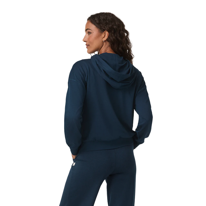 Vuori Halo Modern Pullover Hoodie (Women) - Blue Coast Heather Apparel - Top - Sweatshirt - The Heel Shoe Fitters